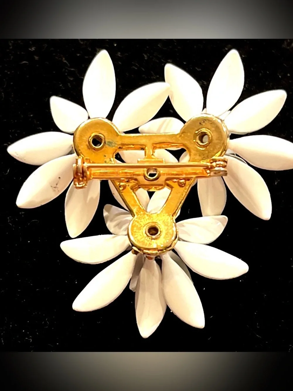 Vintage White Floral Cluster Brooch - Elegant Women’s Jewelry